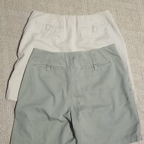 2 pairs of Banana republic shorts - Picture 2 of 3